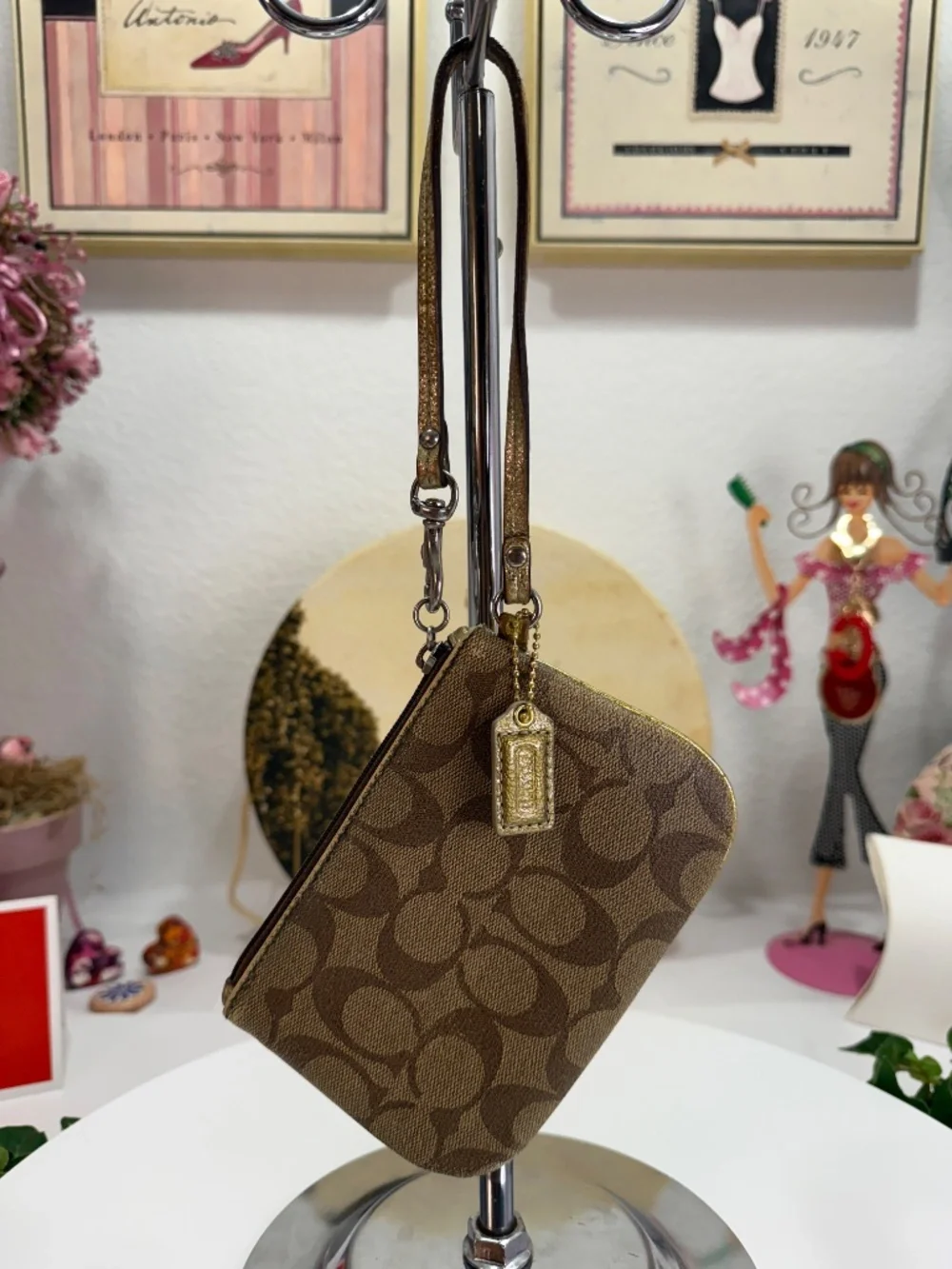 ALLURING COACH STAR LOGO MONOGRAM WRISTLET!